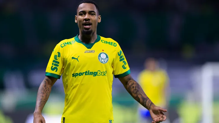Allan jogador do Palmeiras durante partida contra o Fluminense no estadio Arena Allianz Parque pelo campeonato Brasileiro A 2025.