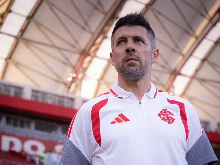 Pezzolano fala sobre reforços no Inter, mas admite dificuldades financeiras