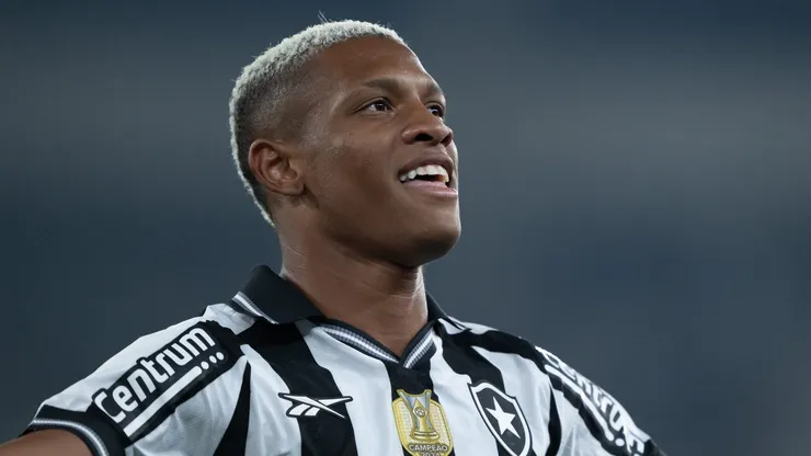 Danilo em campo pelo Botafogo. Foto: Jorge Rodrigues/AGIF