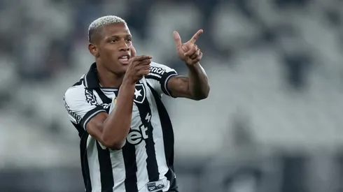 Danilo não deve ser negociado pelo Botafogo. Foto: Jorge Rodrigues/AGIF