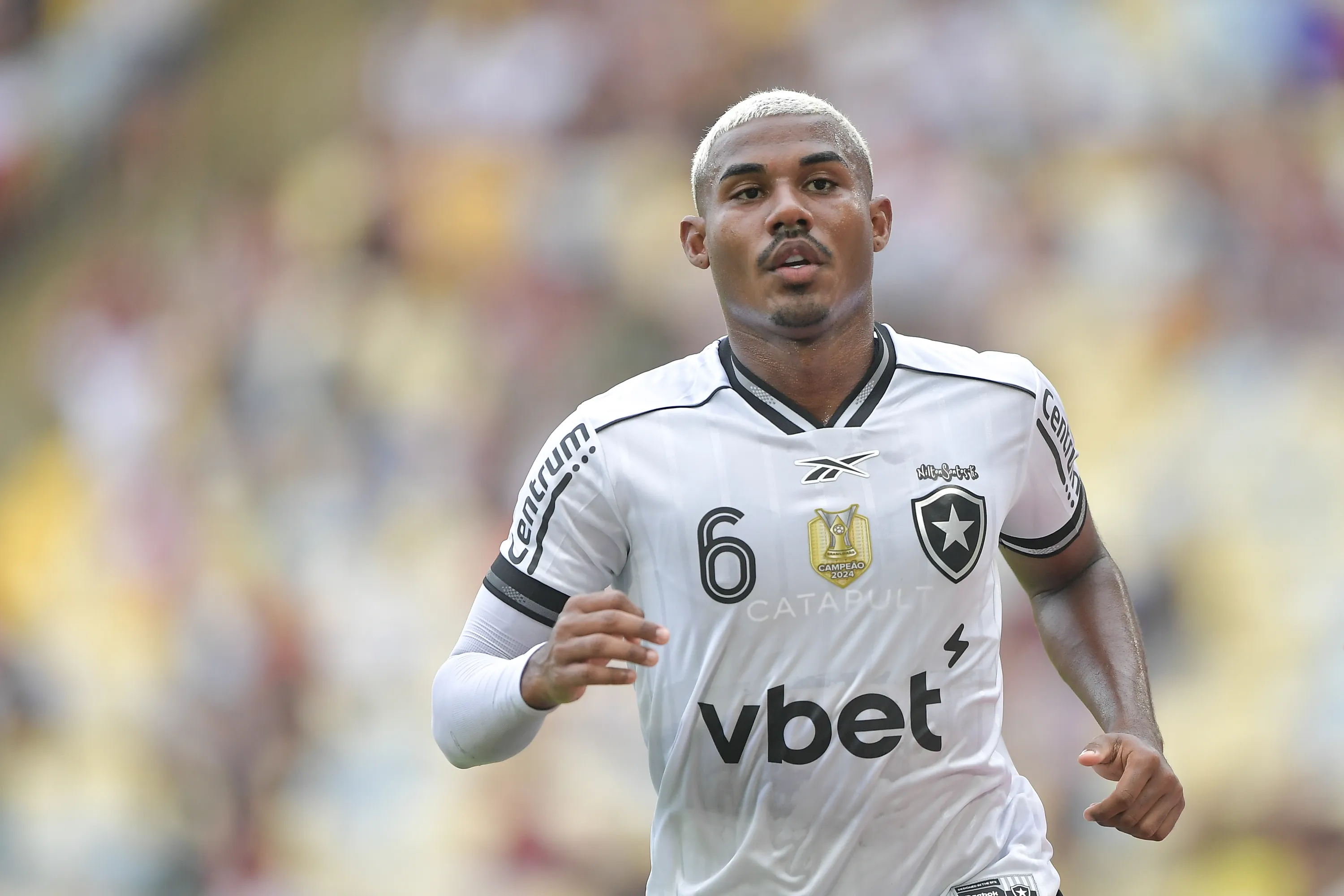 RJ – RIO DE JANEIRO – 28/09/2025 – BRASILEIRO A 2025, FLUMINENSE X BOTAFOGO – Cuiabano jogador do Botafogo durante partida contra o Fluminense no estadio Maracana pelo campeonato Brasileiro A 2025. Foto: Thiago Ribeiro/AGIF