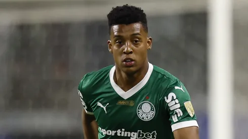 Vanderlan em campo pelo Palmeiras. (Photo by Miguel Schincariol/Getty Images)