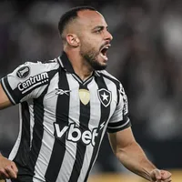 Arthur Cabral deve ficar no Botafogo após esfriar acordo com Torino
