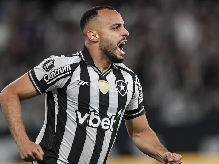 Arthur Cabral deve ficar no Botafogo após esfriar acordo com Torino