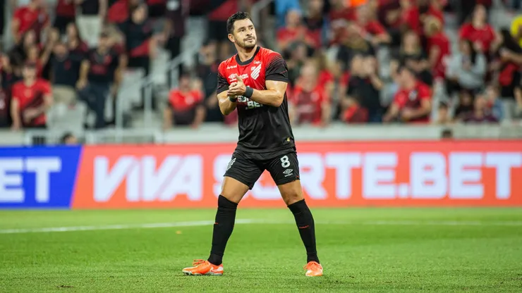 Giuliano está de saída do Athletico-PR