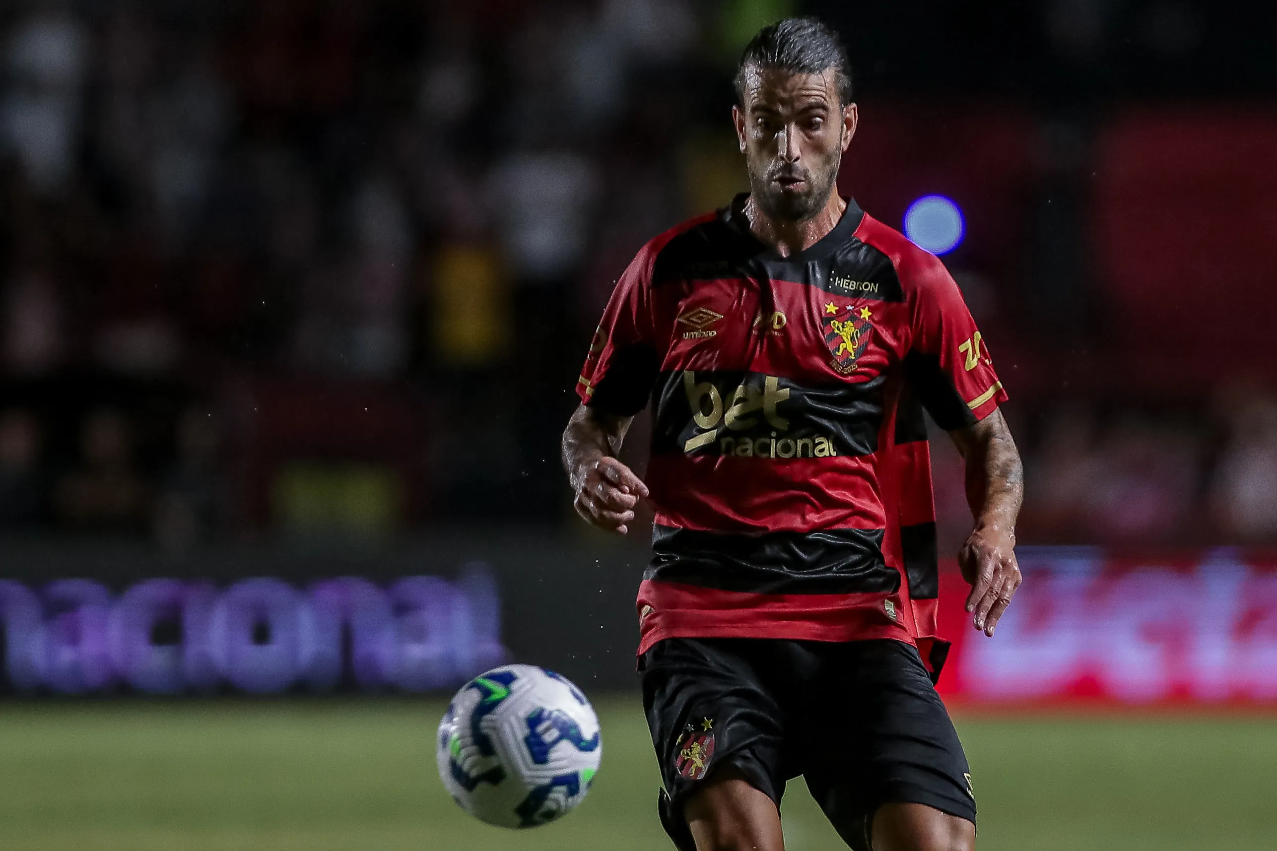 Sérgio Oliveira em Sport x Palmeiras pelo campeonato Brasileiro A 2025. Foto: Rafael Vieira/AGIF