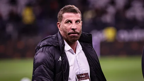 Pedrinho busca reforços para o Vasco.