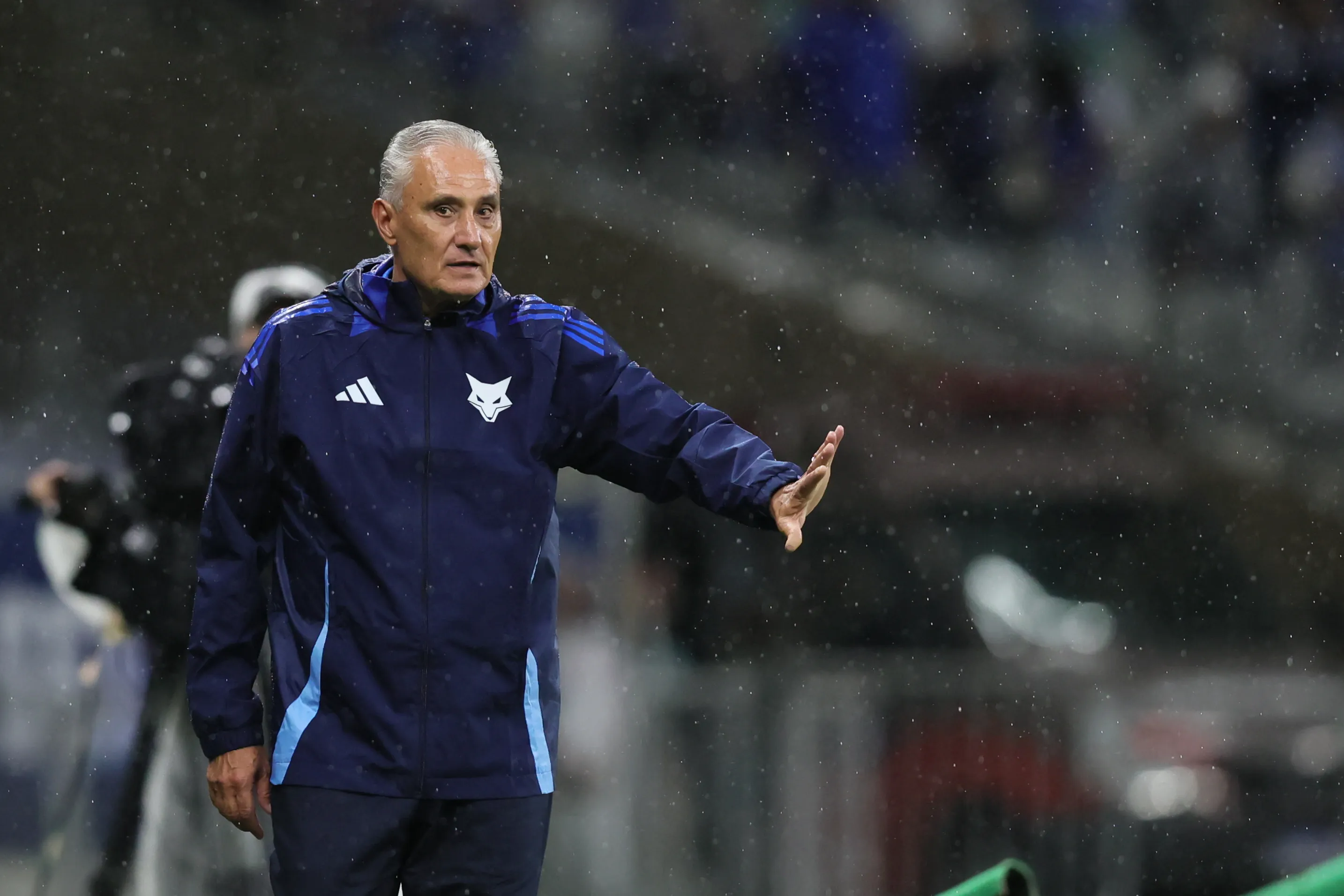 MG – BELO HORIZONTE – 22/01/2026 – MINEIRO 2026, CRUZEIRO X DEMOCRATA – Tite tecnico do Cruzeiro durante partida contra o Democrata no estadio Mineirao pelo campeonato Mineiro 2026. Foto: Gilson Lobo/AGIF