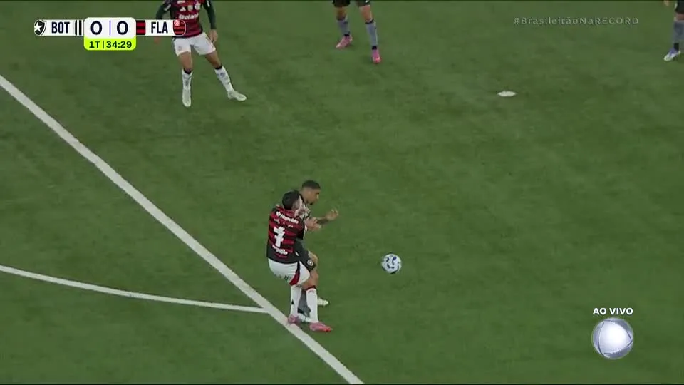 Lance de Luiz Araújo em Botafogo x Flamengo pelo Brasileirão 2025.