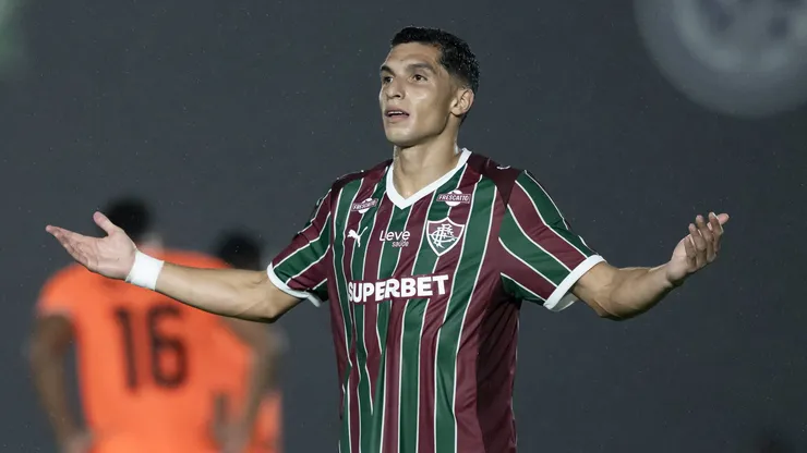 Serna jogador do Fluminense comemora seu gol durante partida contra o Nova Iguacu no estadio Luso Brasileiro pelo campeonato Carioca 2026. Foto: Jorge Rodrigues/AGIF