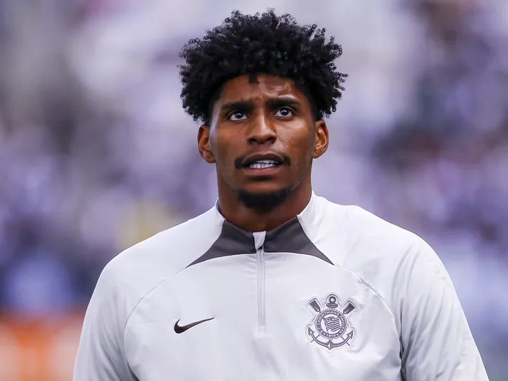 Hugo Souza critica arbitragem, Vila Belmiro e assume falha