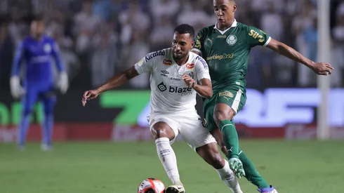 Fortaleza se aproxima de Lucas Braga. Foto: Ettore Chiereguini/AGIF