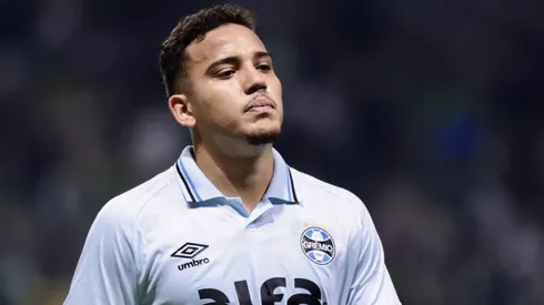 Gustavo Martins em campo pelo Grêmio. Foto: Marcello Zambrana/AGIF