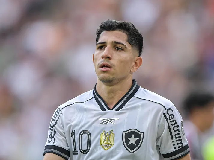 Rafael, ex-Botafogo, responde comentário sobre Savarino no Fluminense