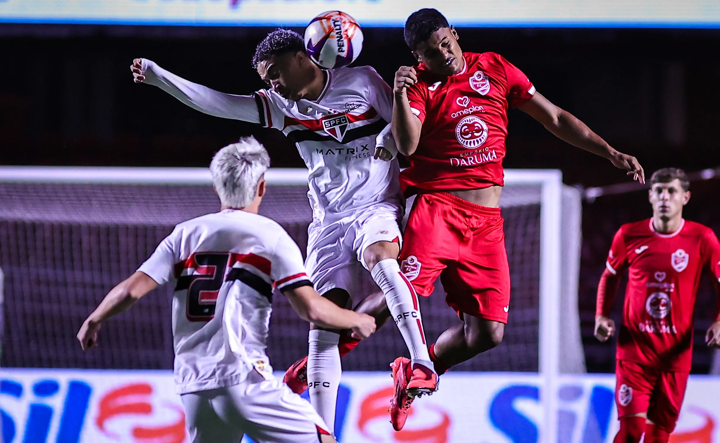 Pedro Ferreira atuando em São Paulo x Ibrachina pela Copa São Paulo de Futebol Jr – Foto: Fabio Giannelli/AGIF