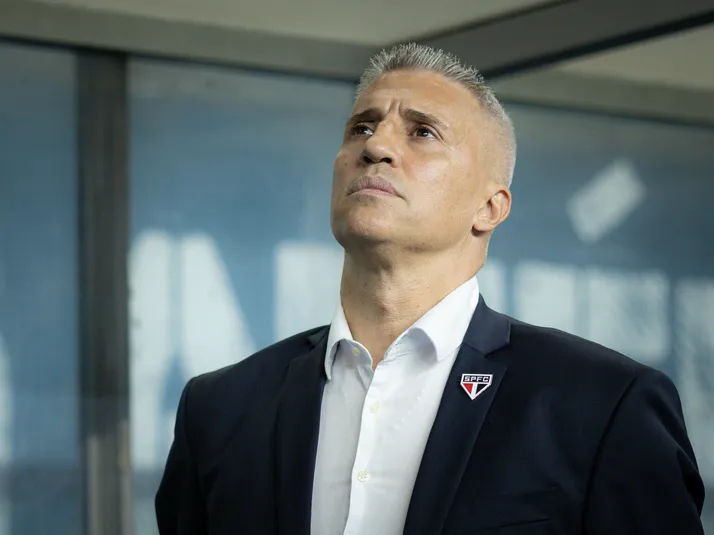 Hernán Crespo surpreende e relaciona Pedro Ferreira no São Paulo no clássico