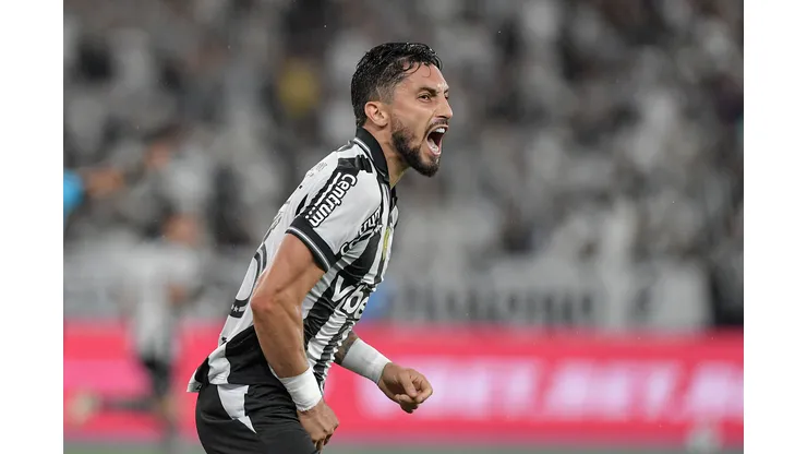 Alex Telles, jogador do Botafogo