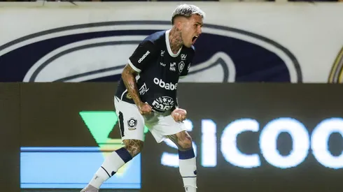 Diego Hernandez jogador do Remo comemora seu gol durante partida contra o Athletic Club no estadio Baenao pelo campeonato Brasileiro B 2025. Foto: Fernando Torres/AGIF