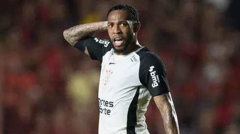 José Martínez durante confronto contra o Sport no Brasileirão de 2025.