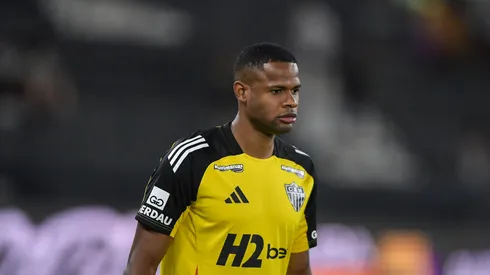 Júnior Santos jogador do Atlético-MG durante aquecimento antes da partida contra o Botafogo no estadio Engenhão pelo campeonato Brasileiro A 2025. Foto: Thiago Ribeiro/AGIF