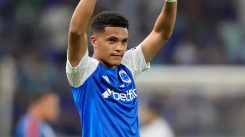 Kauã Prates jogador do Cruzeiro durante partida contra o Fortaleza no estádio Mineirão pelo campeonato Brasileiro A 2025. Foto: Gilson Lobo/AGIF