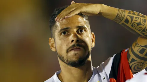 Cicinho durante partida amistosa em 2017.