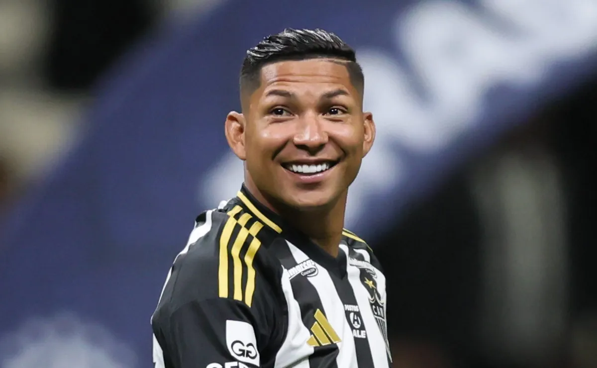 Rony fica próximo do Corinthians em acordo de R$ 25 milhões