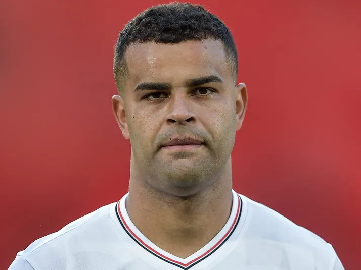 Corinthians não tem R$1 milhão para pagar ao São Paulo por Alisson