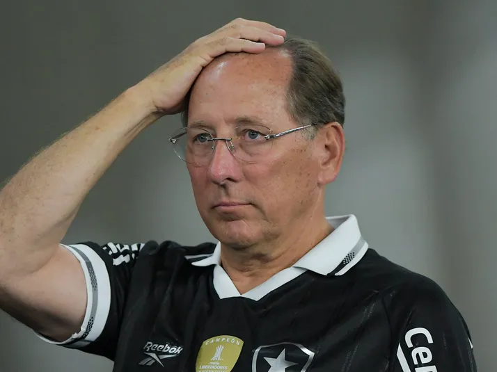 Pesquisador aponta risco de falência da SAF do Botafogo