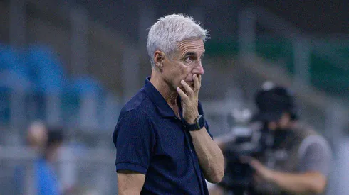 Luis Castro tecnico do Gremio durante partida contra o Sao Jose no estadio Arena do Gremio pelo campeonato Gaucho 2026. Foto: Maxi Franzoi/AGIF