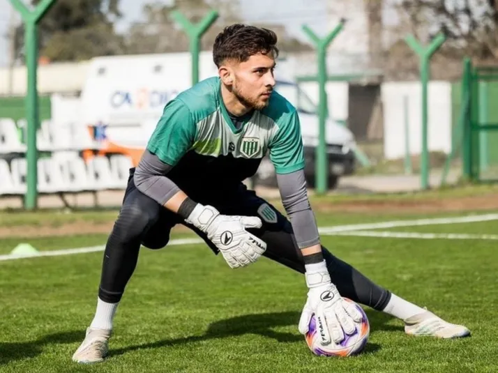 Facundo Sanguinetti, goleiro do Banfield, é oferecido ao Vasco