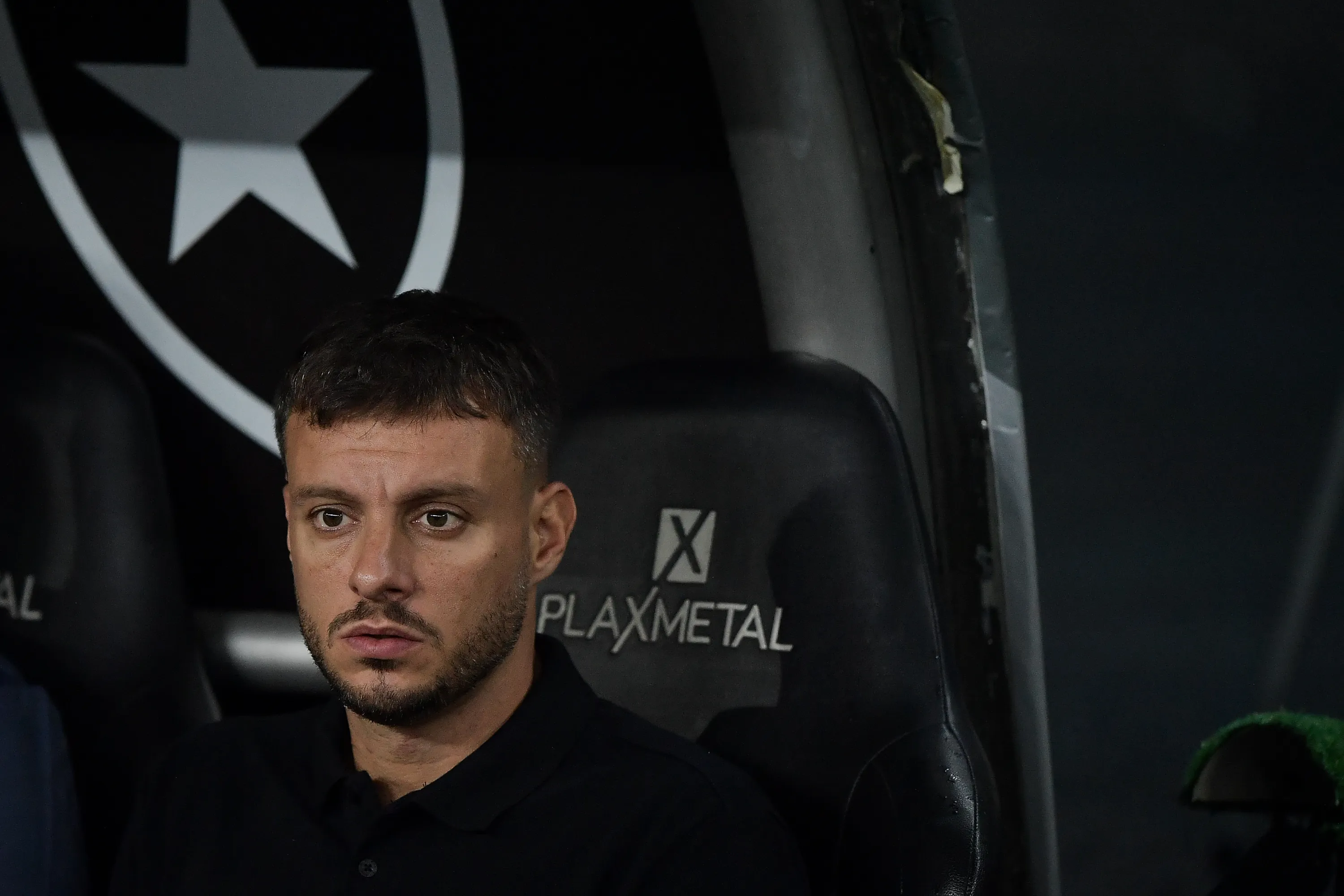 RJ – RIO DE JANEIRO – 24/01/2026 – CARIOCA 2026, BOTAFOGO X BANGU – Martin Anselmi tecnico do Botafogo durante partida contra o Bangu no estadio Engenhao pelo campeonato Carioca 2026. Foto: Thiago Ribeiro/AGIF