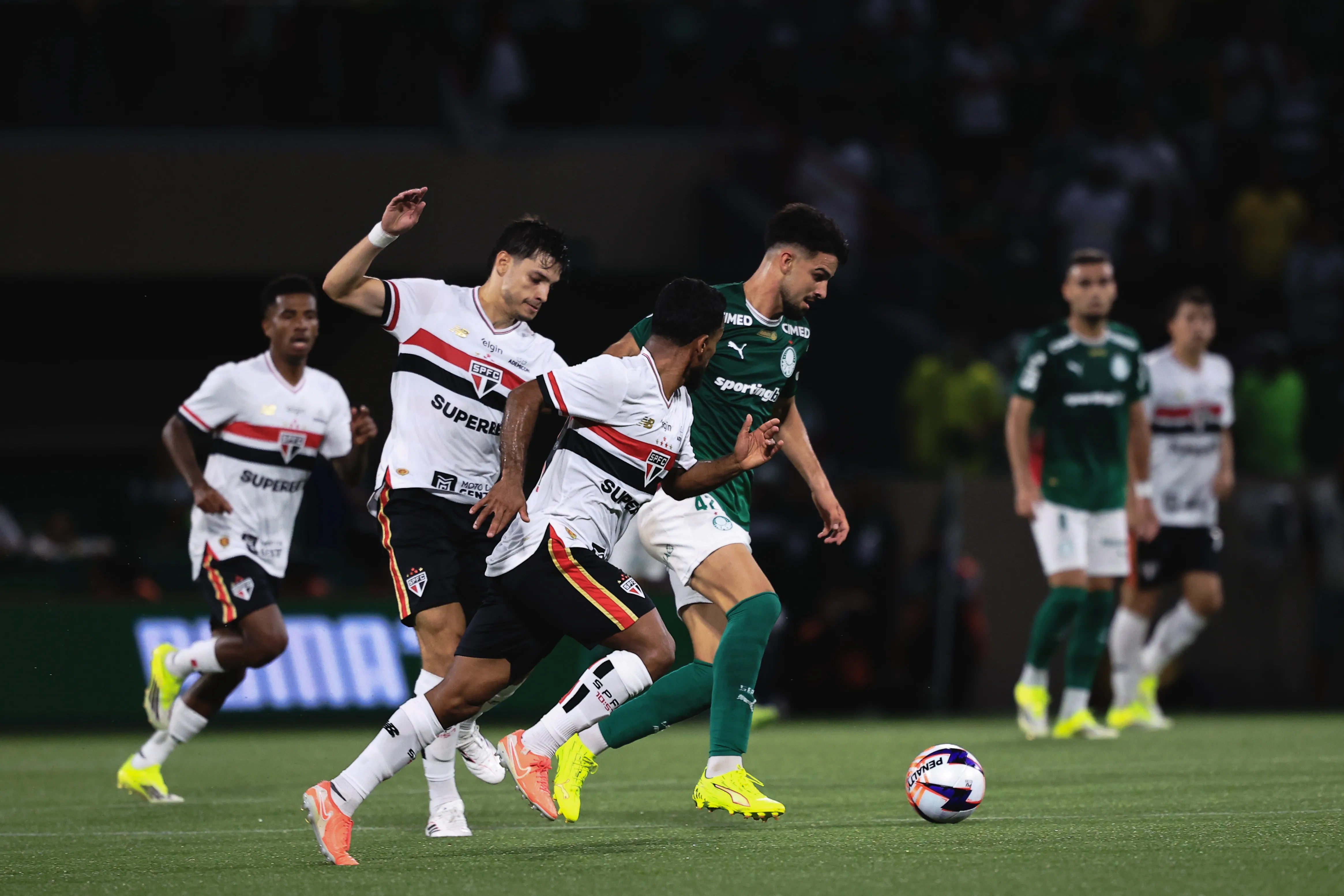 Flaco Lopez jogador do Palmeiras durante partida contra o Sao Paulo no estadio Arena Barueri pelo campeonato Paulista 2026. Foto: Ettore Chiereguini/AGIF
