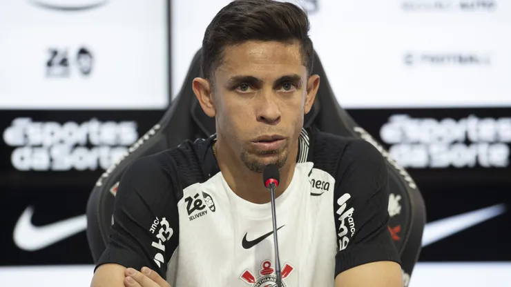 Gabriel Paulista durante entrevista coletiva de apresentação no Corinthians.