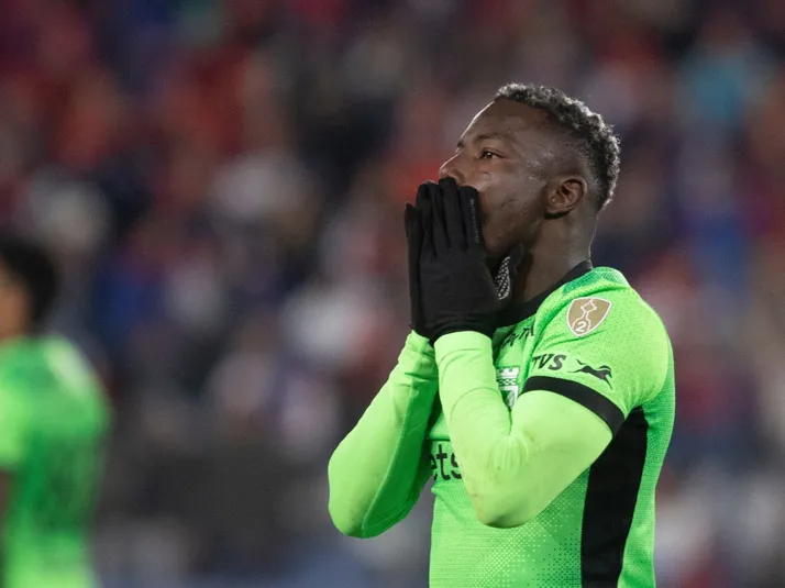 Vasco pode pagar salário superior a R$ 500 mil para Hinestroza