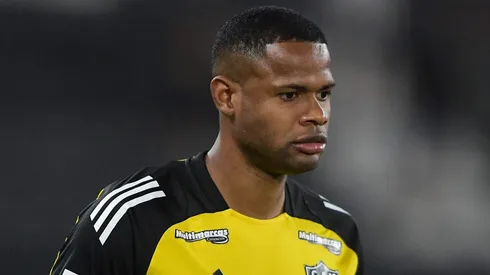 Júnior Santos durante aquecimento para partida entre Botafogo x Atlético-MG no Brasileirão de 2025.