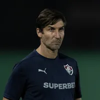 Auxiliar do Fluminense comenta busca por atacante