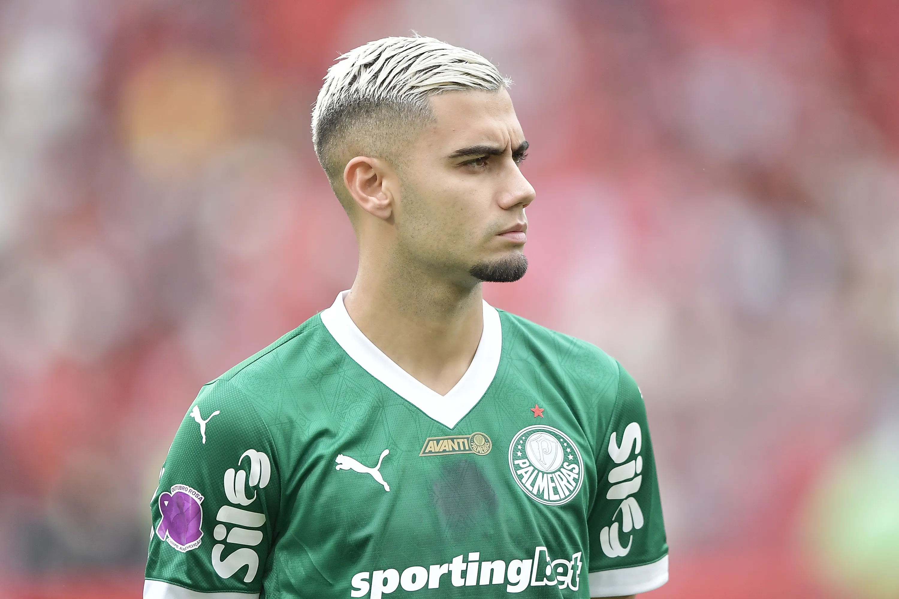 RJ – RIO DE JANEIRO – 19/10/2025 – BRASILEIRO A 2025, FLAMENGO X PALMEIRAS – Andreas Pereira jogador do Palmeiras durante partida contra o Flamengo no estadio Maracana pelo campeonato Brasileiro A 2025. Foto: Thiago Ribeiro/AGIF