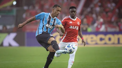 Marcos Rocha jogador do Gremio durante partida contra o Internacional no estadio Beira-Rio pelo campeonato Brasileiro A 2025.