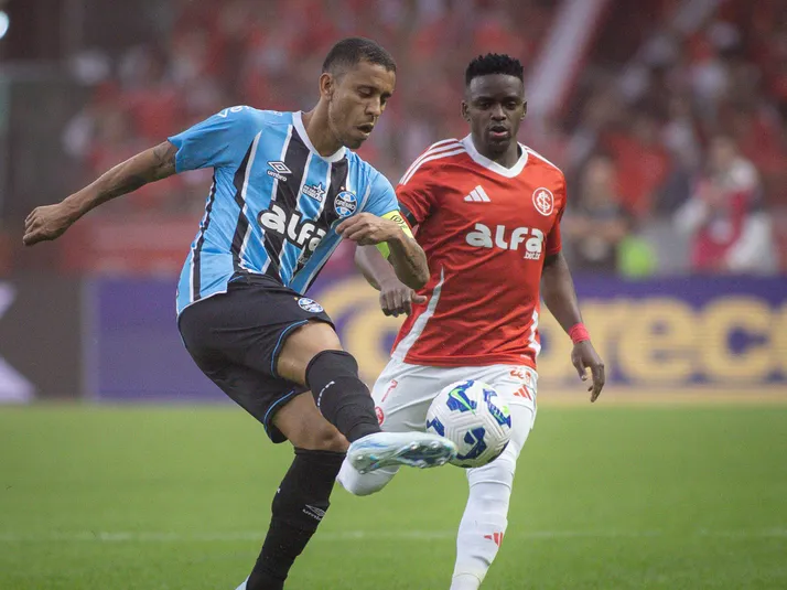 Marcos Rocha é criticado pela torcida do Grêmio após derrota no clássico