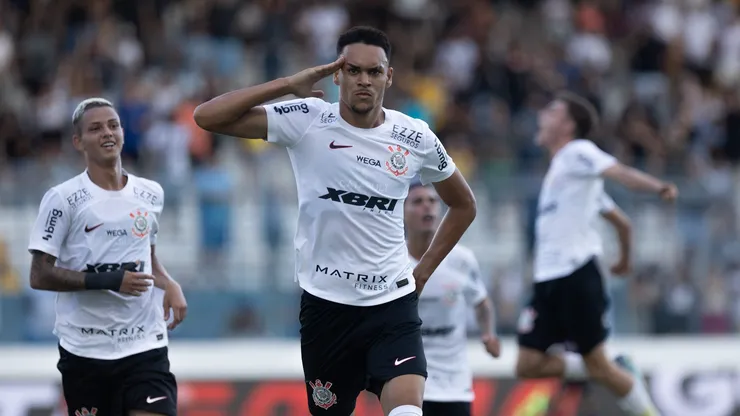 Joao Pedro Tchoca jogador do Corinthians comemora seu gol durante partida contra o Bangu no estadio Abreuzao pelo campeonato Copa Sao Paulo 2024.