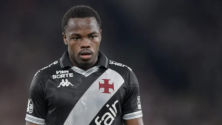 Andrés Gómez pode assumir "função" de Rayan no Vasco