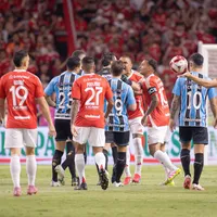 Grêmio depreda banco de reservas e arquibancada do Beira-Rio
