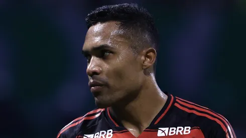 Alex Sandro manda recado para Lucas Paquetá, perto do Flamengo