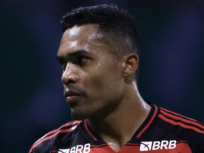 Alex Sandro ‘abre as portas’ do Flamengo para Paquetá