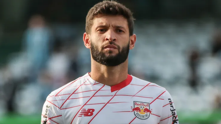 Juninho Capixaba durante confronto entre Grêmio x Bragantino no Brasileirão de 2024.
