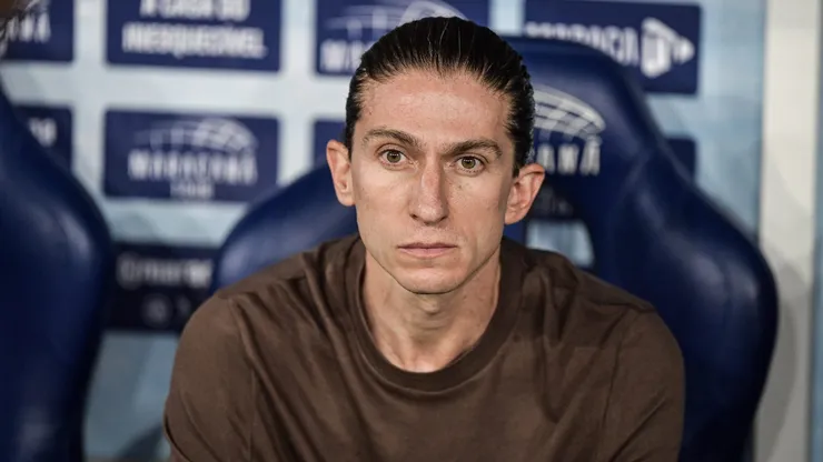 Filipe Luís elogia defesa do Fluminense