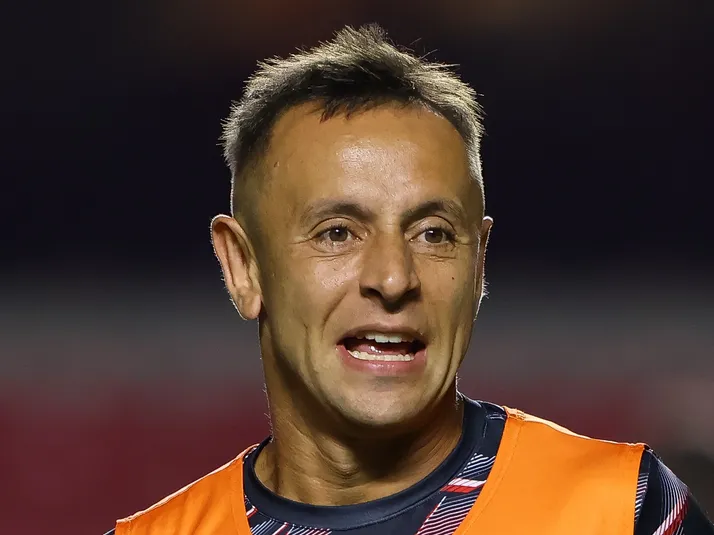Rafinha anuncia volta ao São Paulo