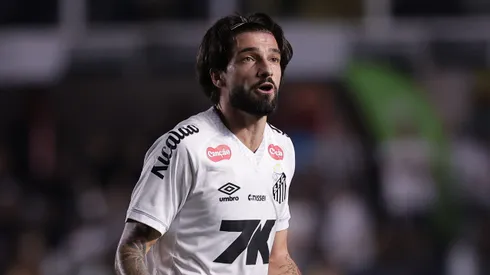 Lautaro Díaz foi criticado pela torcida do Santos na web.