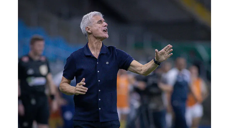 Luís Castro, técnico do Grêmio